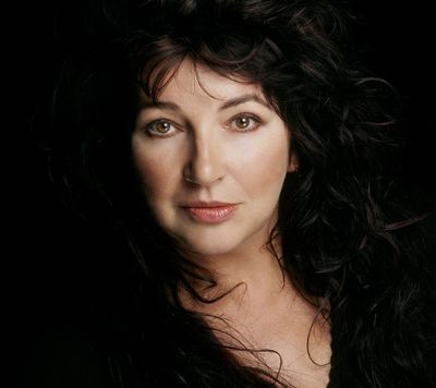 Kate Bush chystá na květen desku, na které přezpívá vlastní písně